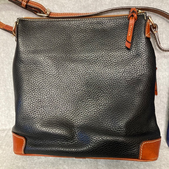 Dooney Bourke Black Pebbled Leather Brown Trim Purse With Dust Bag - Picture 9 of 15